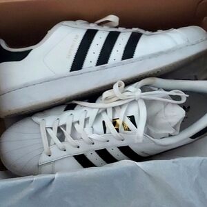 Men's superstar Adidas